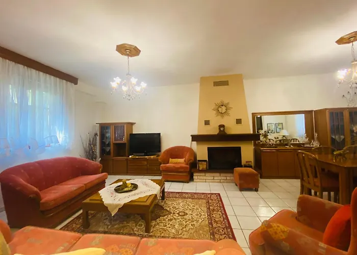 Elaiones House